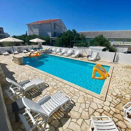Apartments King - City Center Новаля Екстериор снимка