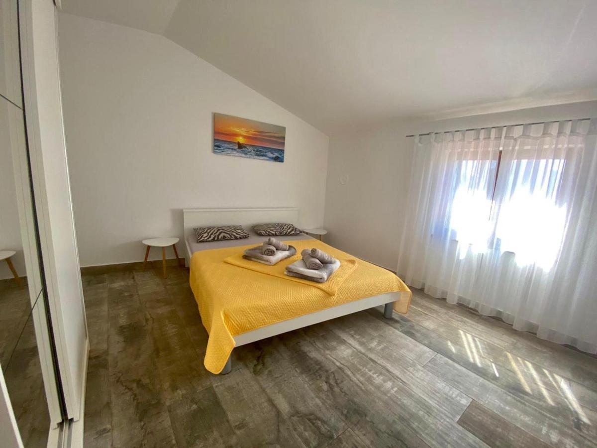 Apartments King - City Center Новаля Екстериор снимка