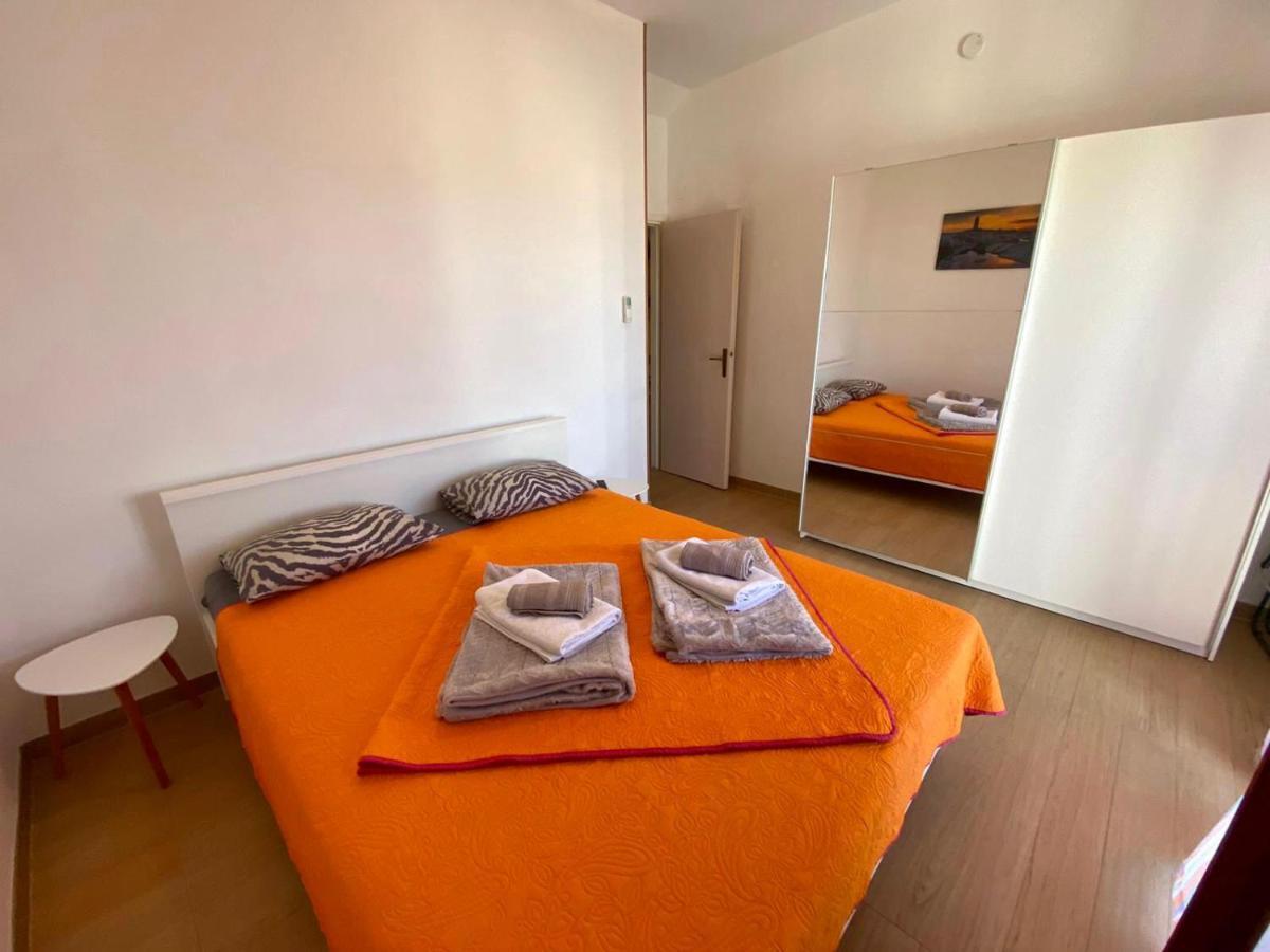 Apartments King - City Center Новаля Екстериор снимка