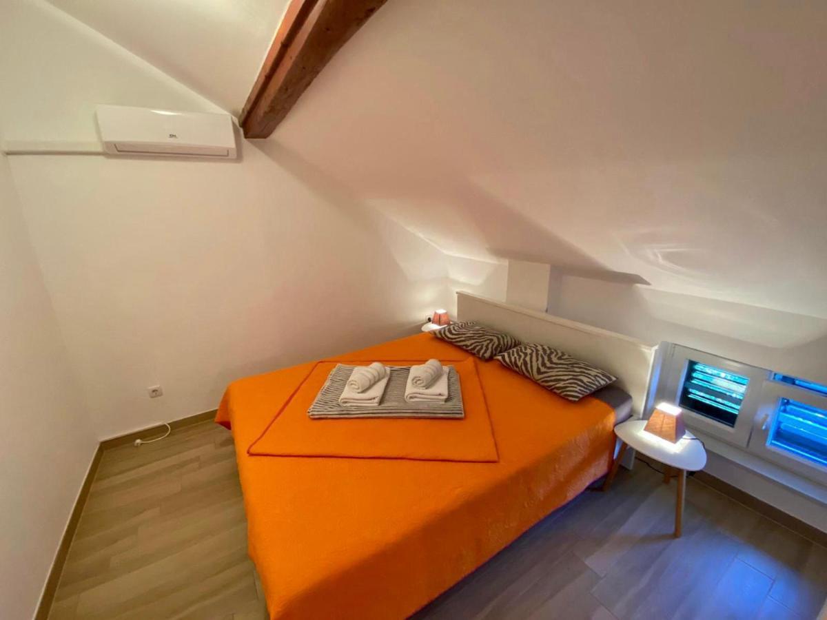 Apartments King - City Center Новаля Екстериор снимка