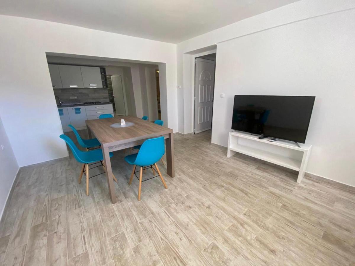 Apartments King - City Center Новаля Екстериор снимка