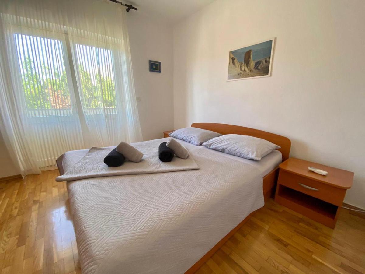 Apartments King - City Center Новаля Екстериор снимка