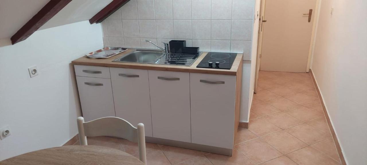 Apartments King - City Center Новаля Екстериор снимка