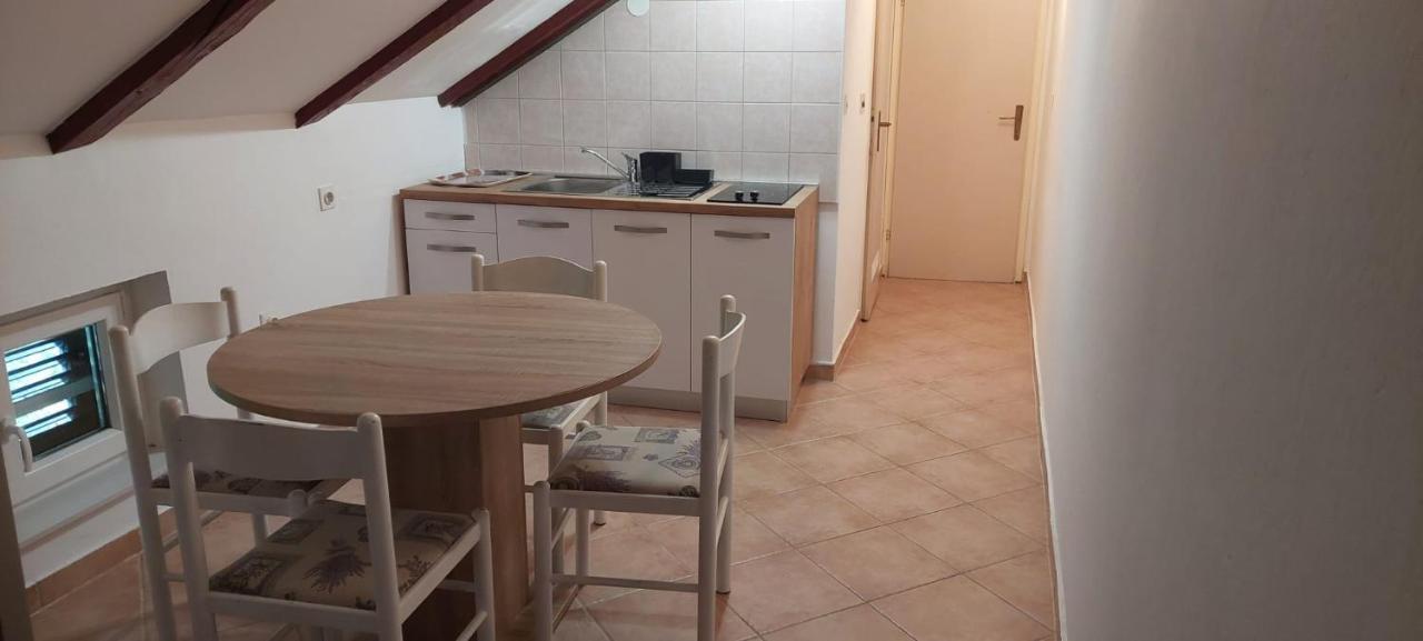 Apartments King - City Center Новаля Екстериор снимка